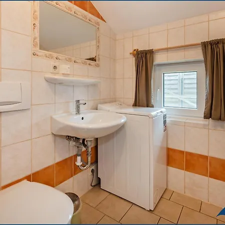 Pauline Apartment *